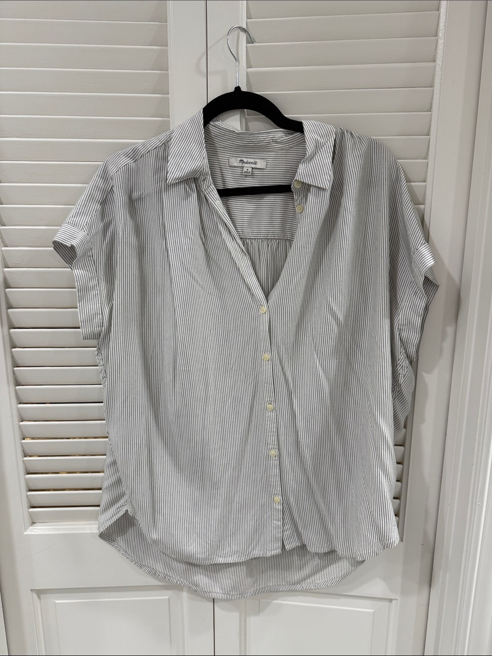 Madewell Women's Short-Sleeve Pinstripe Button-Down Shirt - White & Gray